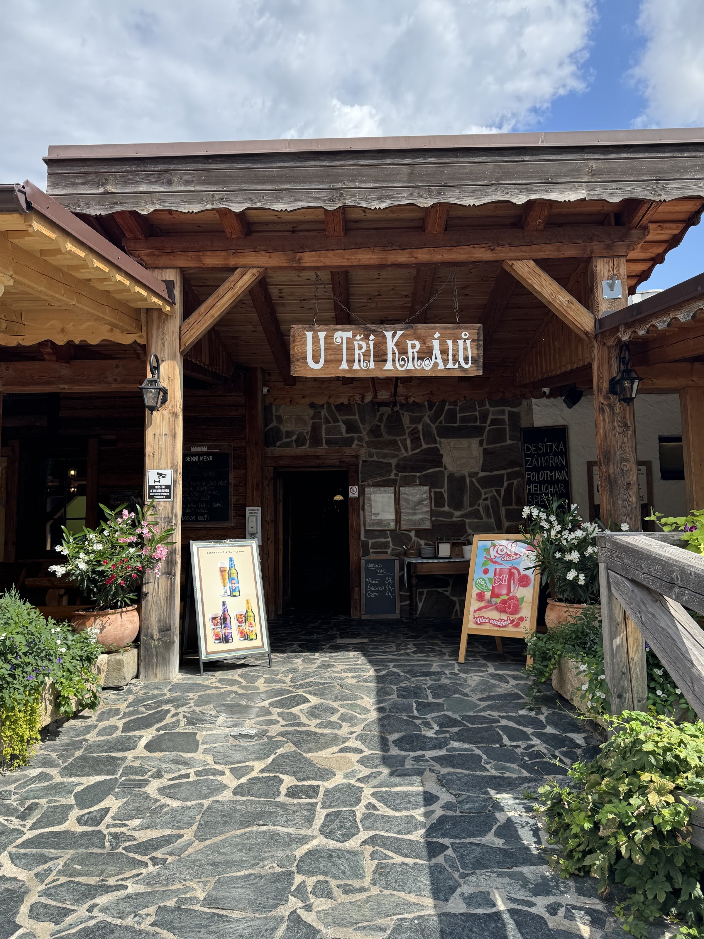 Koliba & Pivovar U Tří králů